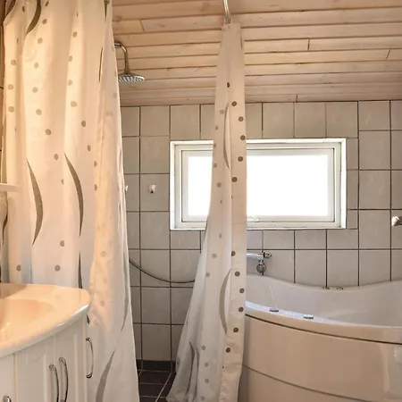 Three-Bedroom Holiday Home In Herning Сasa de vacaciones Herning